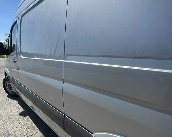 Сірий Мерседес Sprinter, об'ємом двигуна 2.2 л та пробігом 300 тис. км за 20200 $, фото 8 на Automoto.ua