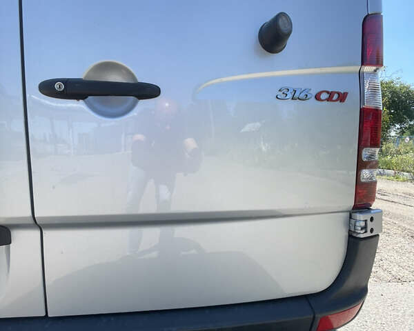 Сірий Мерседес Sprinter, об'ємом двигуна 2.2 л та пробігом 300 тис. км за 20200 $, фото 16 на Automoto.ua