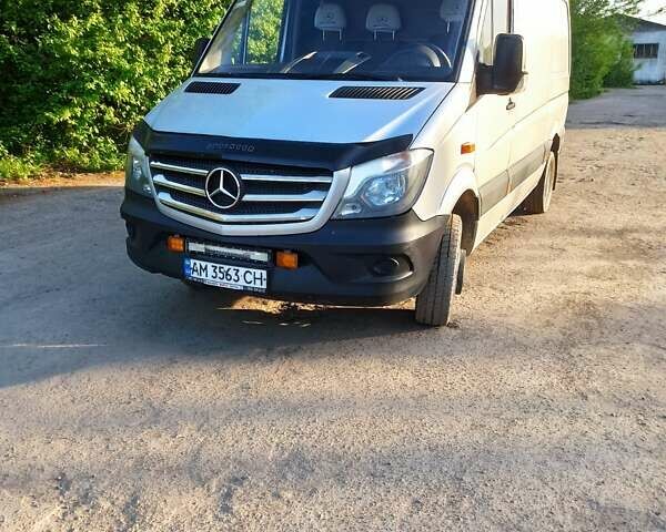 Серый Мерседес Sprinter, объемом двигателя 2.99 л и пробегом 490 тыс. км за 22500 $, фото 2 на Automoto.ua