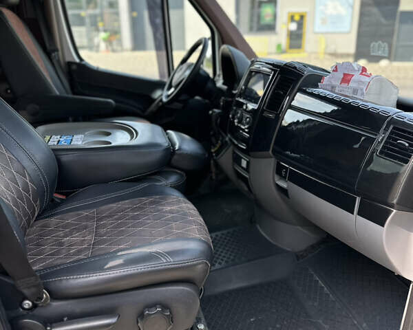 Серый Мерседес Sprinter, объемом двигателя 0 л и пробегом 820 тыс. км за 22500 $, фото 11 на Automoto.ua