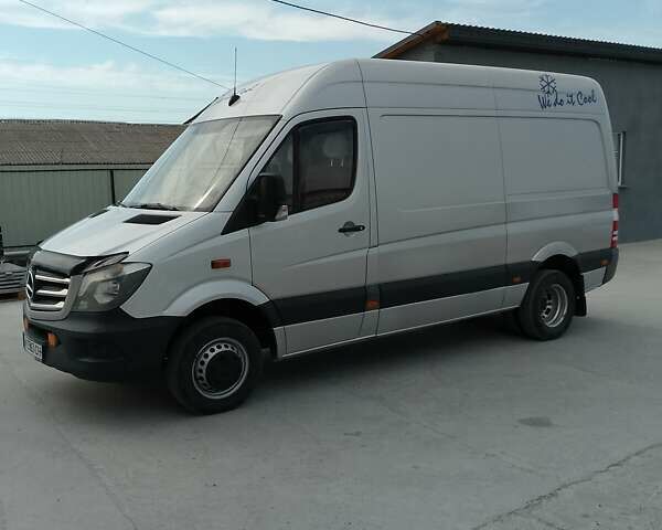 Серый Мерседес Sprinter, объемом двигателя 3 л и пробегом 516 тыс. км за 20000 $, фото 8 на Automoto.ua