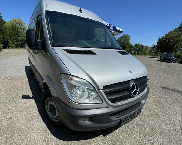 Сірий Мерседес Sprinter, об'ємом двигуна 2.2 л та пробігом 300 тис. км за 20200 $, фото 1 на Automoto.ua