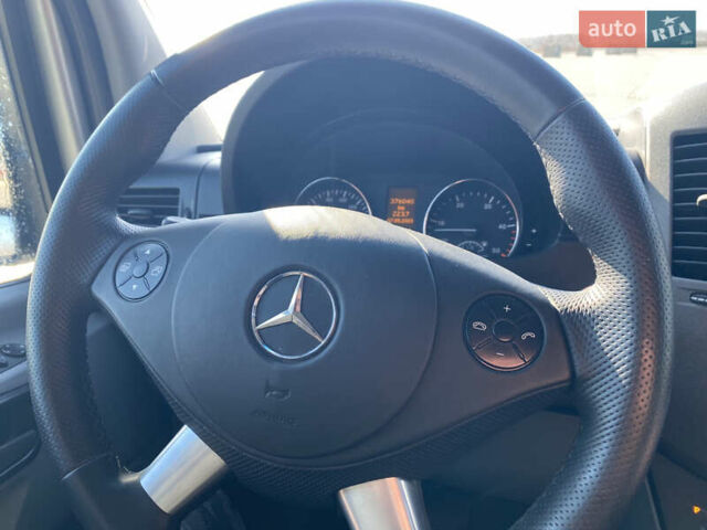 Серый Мерседес Sprinter, объемом двигателя 2.99 л и пробегом 375 тыс. км за 33900 $, фото 12 на Automoto.ua
