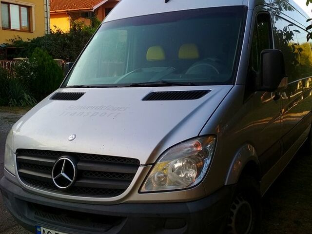 Серый Мерседес Sprinter, объемом двигателя 2.1 л и пробегом 427 тыс. км за 15000 $, фото 2 на Automoto.ua