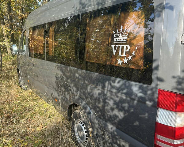 Серый Мерседес Sprinter, объемом двигателя 2.2 л и пробегом 525 тыс. км за 22000 $, фото 9 на Automoto.ua