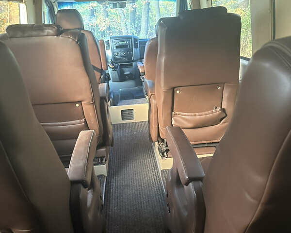 Серый Мерседес Sprinter, объемом двигателя 2.2 л и пробегом 525 тыс. км за 22000 $, фото 6 на Automoto.ua