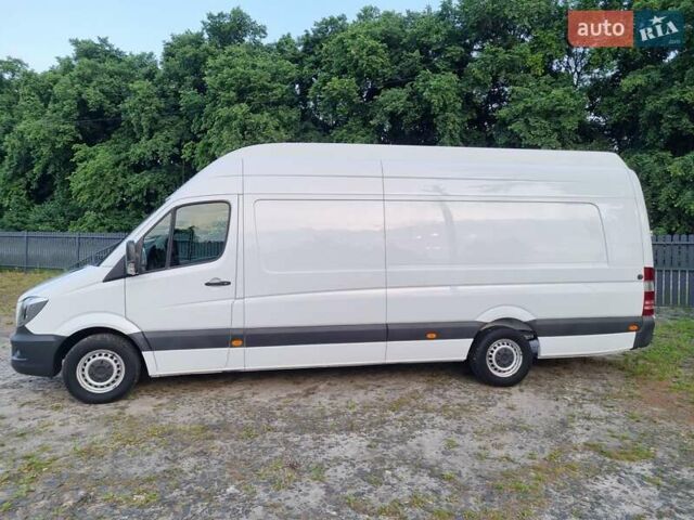 Серый Мерседес Sprinter, объемом двигателя 2.2 л и пробегом 271 тыс. км за 22300 $, фото 1 на Automoto.ua