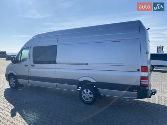 Серый Мерседес Sprinter, объемом двигателя 2.99 л и пробегом 375 тыс. км за 33900 $, фото 9 на Automoto.ua