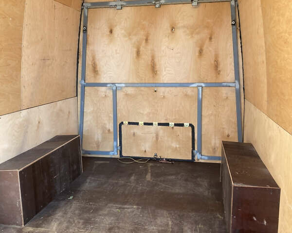 Серый Мерседес Sprinter, объемом двигателя 2.99 л и пробегом 375 тыс. км за 33900 $, фото 22 на Automoto.ua