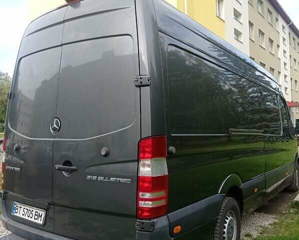 Серый Мерседес Sprinter, объемом двигателя 3 л и пробегом 299 тыс. км за 33000 $, фото 6 на Automoto.ua