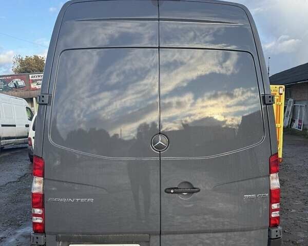 Серый Мерседес Sprinter, объемом двигателя 2.2 л и пробегом 334 тыс. км за 18500 $, фото 5 на Automoto.ua