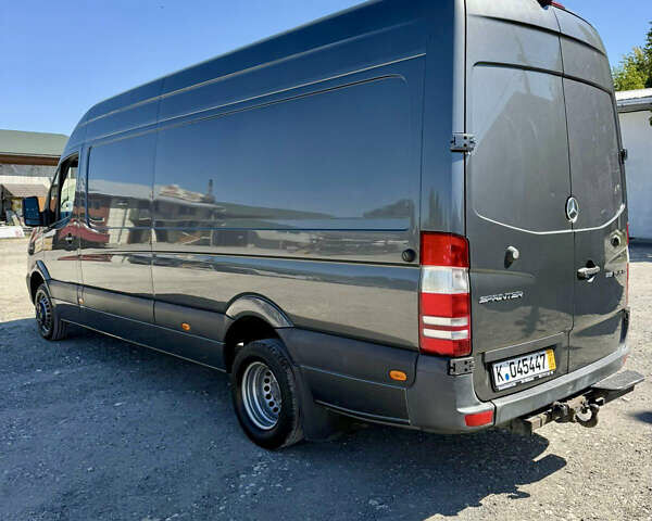 Серый Мерседес Sprinter, объемом двигателя 3 л и пробегом 254 тыс. км за 33500 $, фото 2 на Automoto.ua