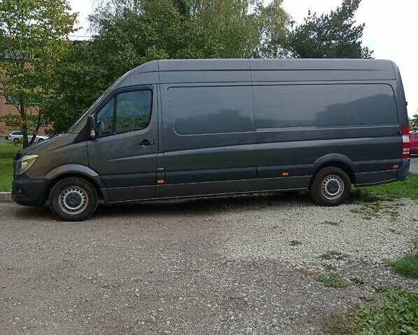 Серый Мерседес Sprinter, объемом двигателя 3 л и пробегом 299 тыс. км за 33000 $, фото 1 на Automoto.ua