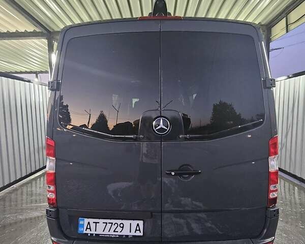 Серый Мерседес Sprinter, объемом двигателя 2.14 л и пробегом 248 тыс. км за 21900 $, фото 5 на Automoto.ua