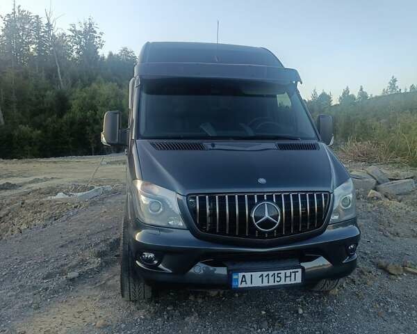Серый Мерседес Sprinter, объемом двигателя 3 л и пробегом 320 тыс. км за 32000 $, фото 6 на Automoto.ua