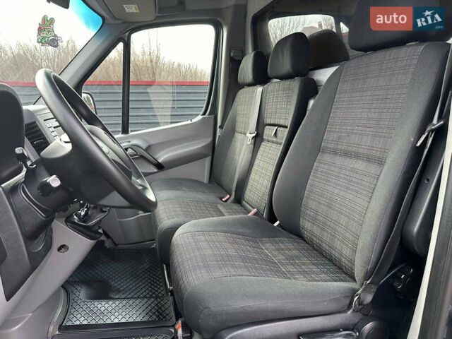 Серый Мерседес Sprinter, объемом двигателя 3 л и пробегом 428 тыс. км за 23800 $, фото 28 на Automoto.ua