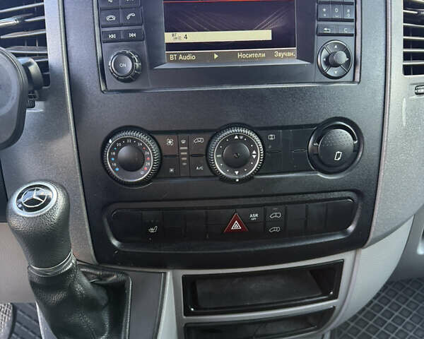 Сірий Мерседес Sprinter, об'ємом двигуна 2.99 л та пробігом 412 тис. км за 36500 $, фото 2 на Automoto.ua