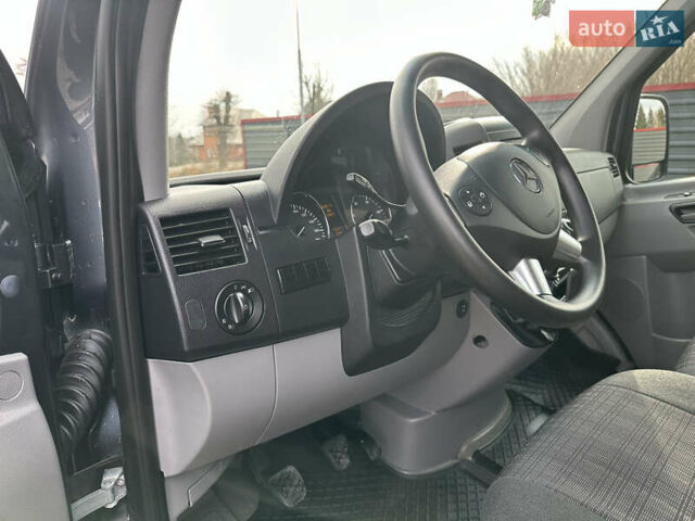 Серый Мерседес Sprinter, объемом двигателя 3 л и пробегом 428 тыс. км за 23800 $, фото 22 на Automoto.ua