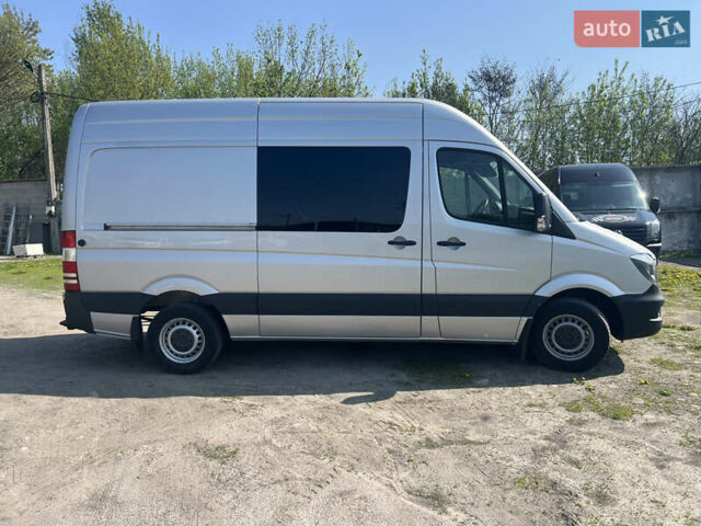 Серый Мерседес Sprinter, объемом двигателя 2.2 л и пробегом 207 тыс. км за 18999 $, фото 1 на Automoto.ua