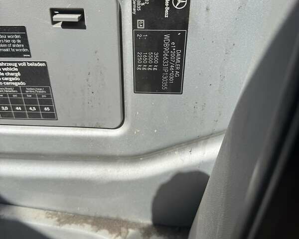 Серый Мерседес Sprinter, объемом двигателя 2.2 л и пробегом 205 тыс. км за 16900 $, фото 1 на Automoto.ua