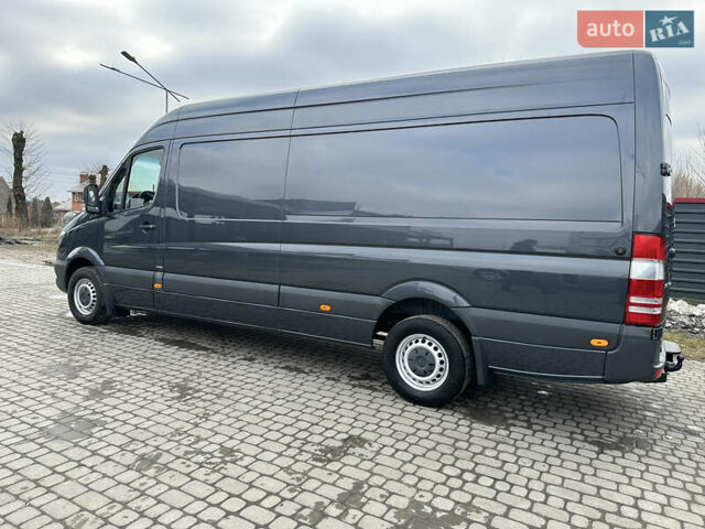 Серый Мерседес Sprinter, объемом двигателя 3 л и пробегом 428 тыс. км за 23800 $, фото 7 на Automoto.ua