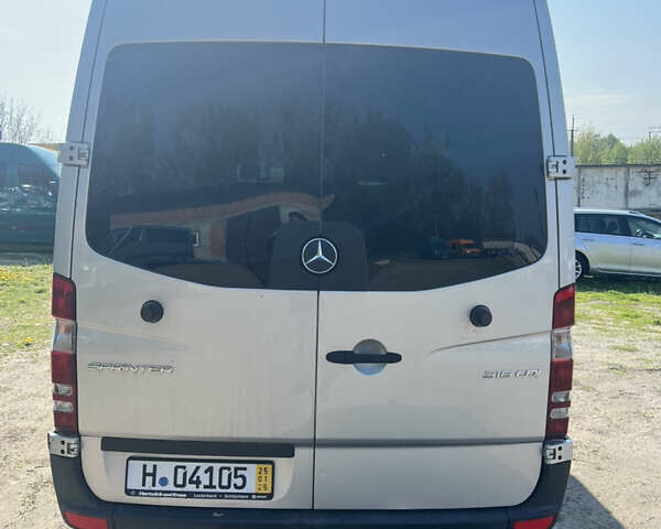 Серый Мерседес Sprinter, объемом двигателя 2.2 л и пробегом 207 тыс. км за 18999 $, фото 3 на Automoto.ua