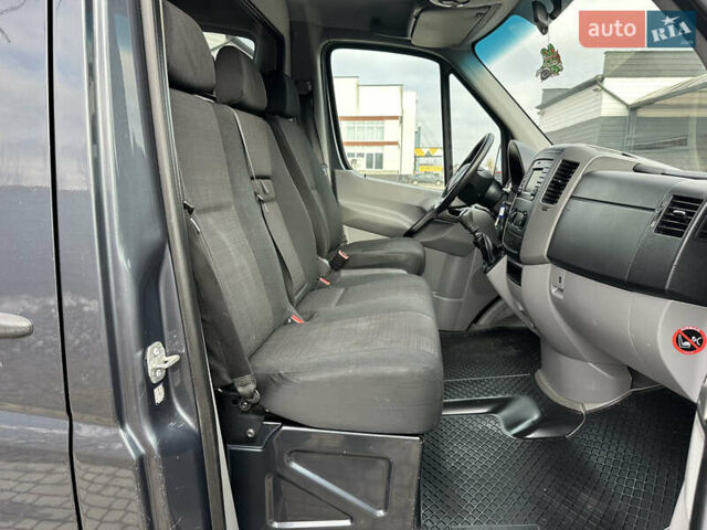 Серый Мерседес Sprinter, объемом двигателя 3 л и пробегом 428 тыс. км за 23800 $, фото 31 на Automoto.ua
