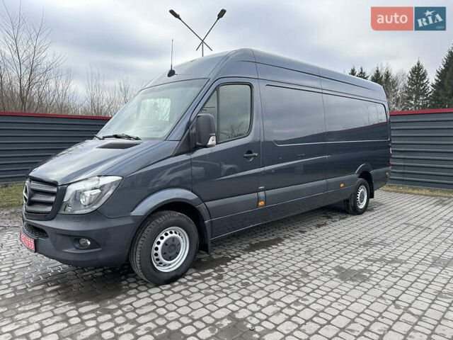 Серый Мерседес Sprinter, объемом двигателя 3 л и пробегом 428 тыс. км за 23800 $, фото 5 на Automoto.ua