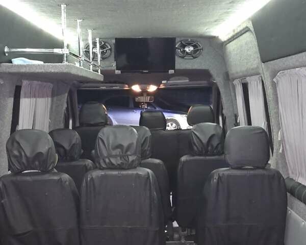 Серый Мерседес Sprinter, объемом двигателя 2.2 л и пробегом 585 тыс. км за 22500 $, фото 6 на Automoto.ua