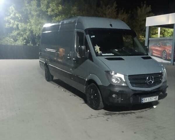 Серый Мерседес Sprinter, объемом двигателя 2.14 л и пробегом 450 тыс. км за 19500 $, фото 3 на Automoto.ua