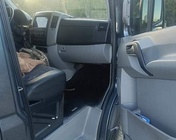 Серый Мерседес Sprinter, объемом двигателя 3 л и пробегом 320 тыс. км за 32000 $, фото 19 на Automoto.ua