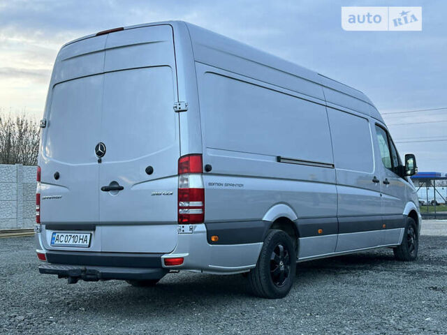 Серый Мерседес Sprinter, объемом двигателя 2.1 л и пробегом 322 тыс. км за 21900 $, фото 4 на Automoto.ua