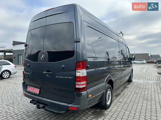 Серый Мерседес Sprinter, объемом двигателя 3 л и пробегом 428 тыс. км за 23800 $, фото 11 на Automoto.ua