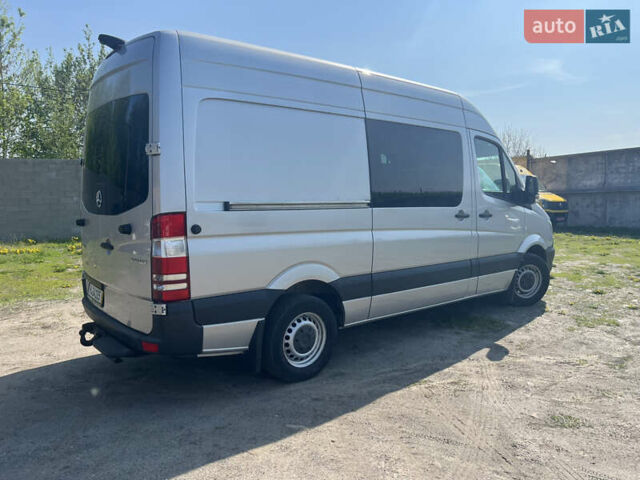 Серый Мерседес Sprinter, объемом двигателя 2.2 л и пробегом 207 тыс. км за 18999 $, фото 2 на Automoto.ua