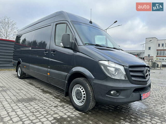 Серый Мерседес Sprinter, объемом двигателя 3 л и пробегом 428 тыс. км за 23800 $, фото 1 на Automoto.ua