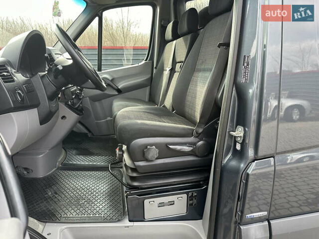 Серый Мерседес Sprinter, объемом двигателя 3 л и пробегом 428 тыс. км за 23800 $, фото 23 на Automoto.ua