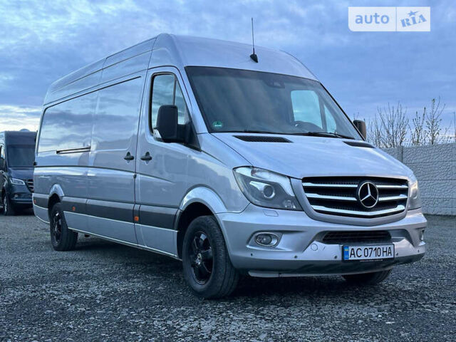 Серый Мерседес Sprinter, объемом двигателя 2.1 л и пробегом 322 тыс. км за 21900 $, фото 2 на Automoto.ua