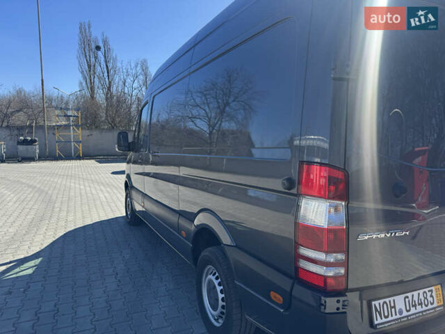 Серый Мерседес Sprinter, объемом двигателя 2.2 л и пробегом 240 тыс. км за 21900 $, фото 7 на Automoto.ua