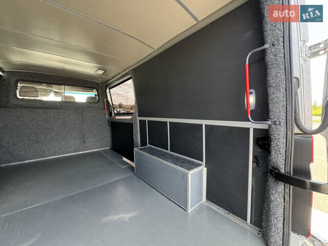 Серый Мерседес Sprinter, объемом двигателя 2.2 л и пробегом 266 тыс. км за 25000 $, фото 21 на Automoto.ua