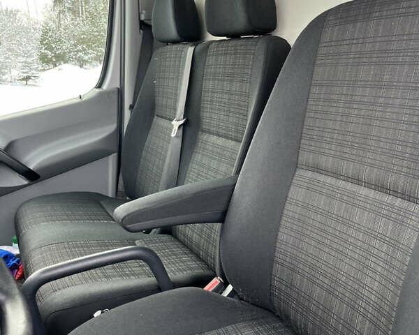 Серый Мерседес Sprinter, объемом двигателя 2.2 л и пробегом 430 тыс. км за 18800 $, фото 24 на Automoto.ua