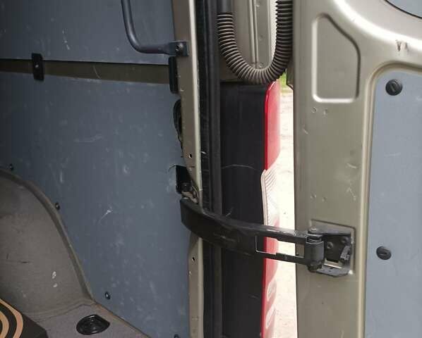 Серый Мерседес Sprinter, объемом двигателя 2.2 л и пробегом 318 тыс. км за 18500 $, фото 27 на Automoto.ua