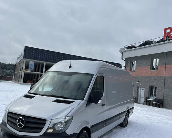 Серый Мерседес Sprinter, объемом двигателя 2.2 л и пробегом 430 тыс. км за 18800 $, фото 4 на Automoto.ua