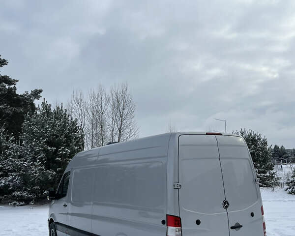 Серый Мерседес Sprinter, объемом двигателя 2.2 л и пробегом 430 тыс. км за 18800 $, фото 11 на Automoto.ua