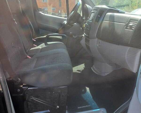 Серый Мерседес Sprinter, объемом двигателя 2.2 л и пробегом 242 тыс. км за 19800 $, фото 15 на Automoto.ua