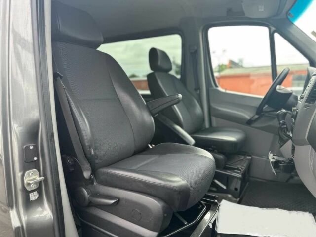 Серый Мерседес Sprinter, объемом двигателя 3 л и пробегом 126 тыс. км за 11600 $, фото 7 на Automoto.ua