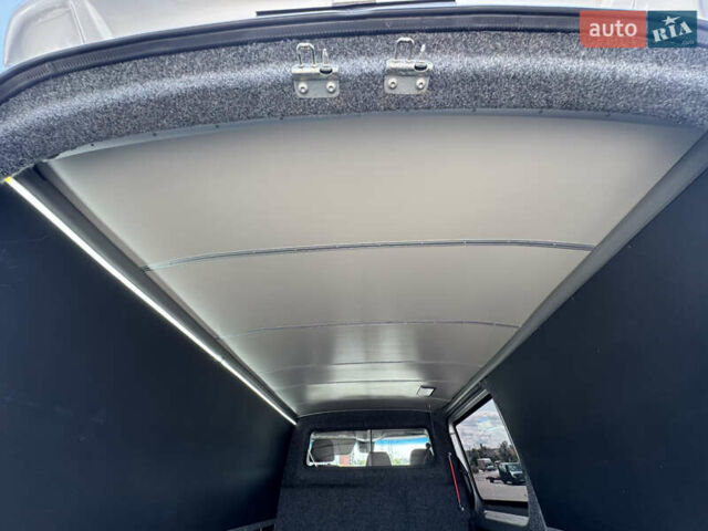 Серый Мерседес Sprinter, объемом двигателя 2.2 л и пробегом 266 тыс. км за 25000 $, фото 24 на Automoto.ua