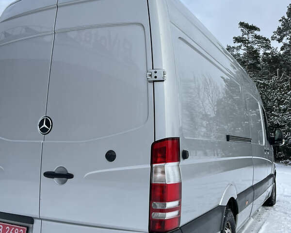Серый Мерседес Sprinter, объемом двигателя 2.2 л и пробегом 430 тыс. км за 18800 $, фото 16 на Automoto.ua