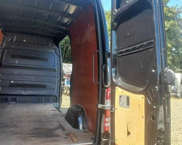 Серый Мерседес Sprinter, объемом двигателя 2.2 л и пробегом 242 тыс. км за 19800 $, фото 7 на Automoto.ua