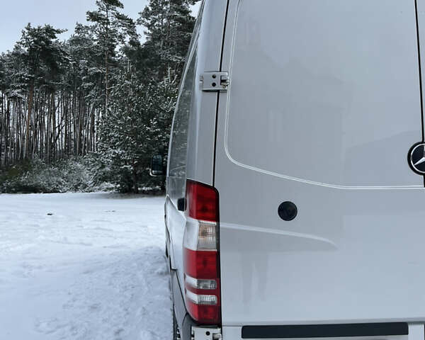 Серый Мерседес Sprinter, объемом двигателя 2.2 л и пробегом 430 тыс. км за 18800 $, фото 14 на Automoto.ua
