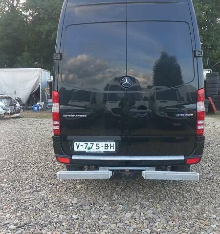 Серый Мерседес Sprinter, объемом двигателя 2.2 л и пробегом 242 тыс. км за 19800 $, фото 3 на Automoto.ua